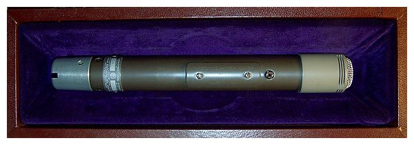 Shure 525 in its box